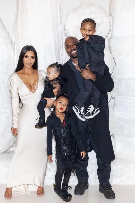likhoa kim kardashian suddenly shares happy family moments with kanye west and her four adorable little children on the ex husband s birthday 654bc48839210 Kim Kardashian Suddenly Shares Happy Family Moments With Kanye West And Her Four Adorable Little Children On The Ex-husband's Birthday.