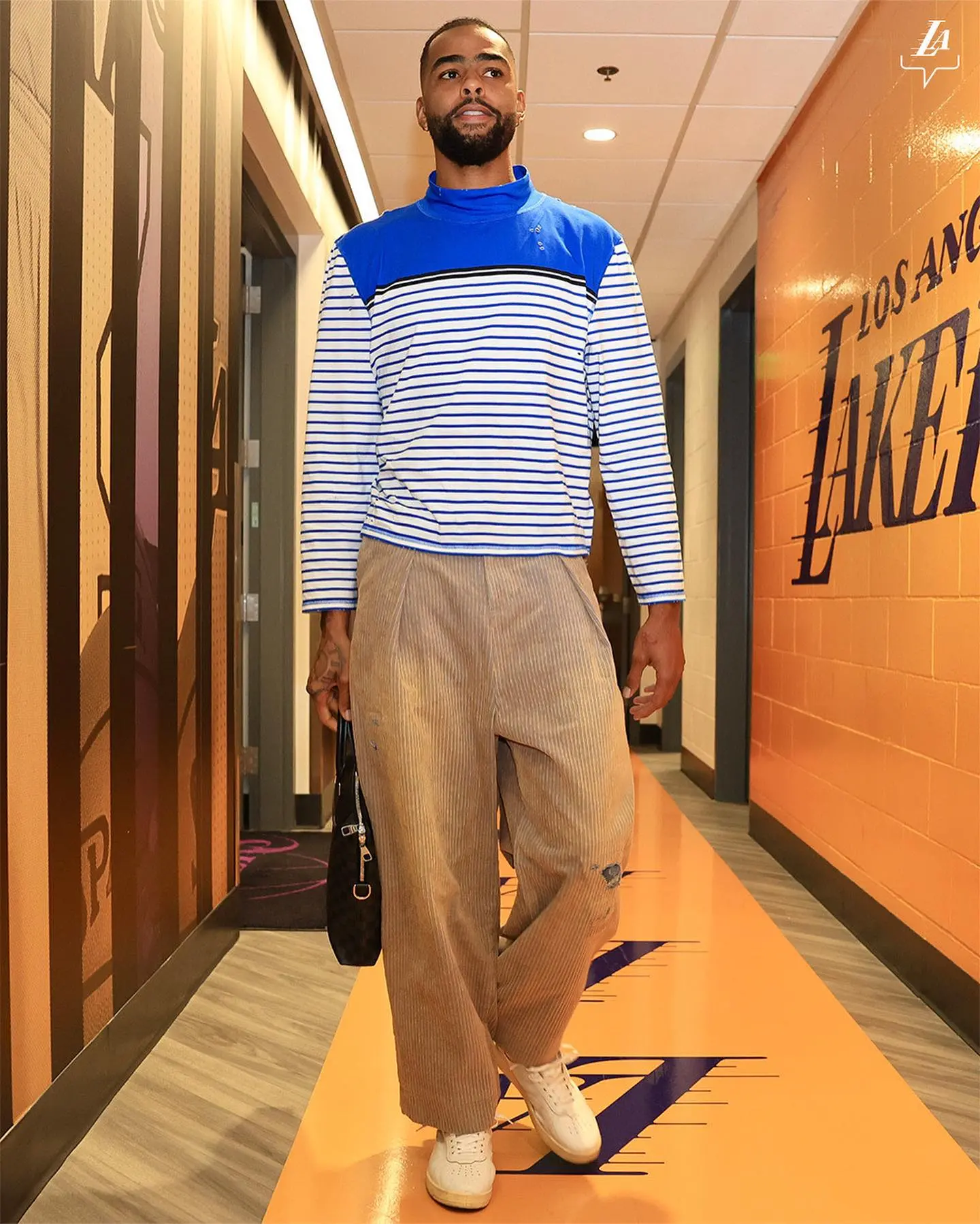 likhoa lebron james and lakers team showcase distinctive fashion ensembles captivating fan enthusiasm 6547c6ee6cf21 Lebron James And Lakers Team Showcase Distinctive Fashion Ensembles, Captivating Fan Enthusiasm