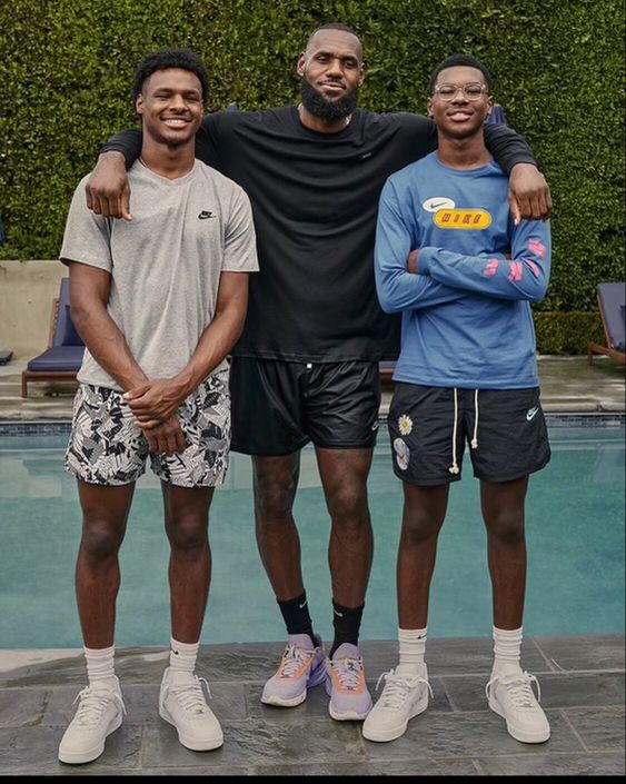 likhoa lebron james is hyped up as he supports son bronny at the mcdonald s all american game 654f9ae0de73e Lebron James Is Hyped Up As He Supports Son Bronny At The Mcdonald's All-american Game