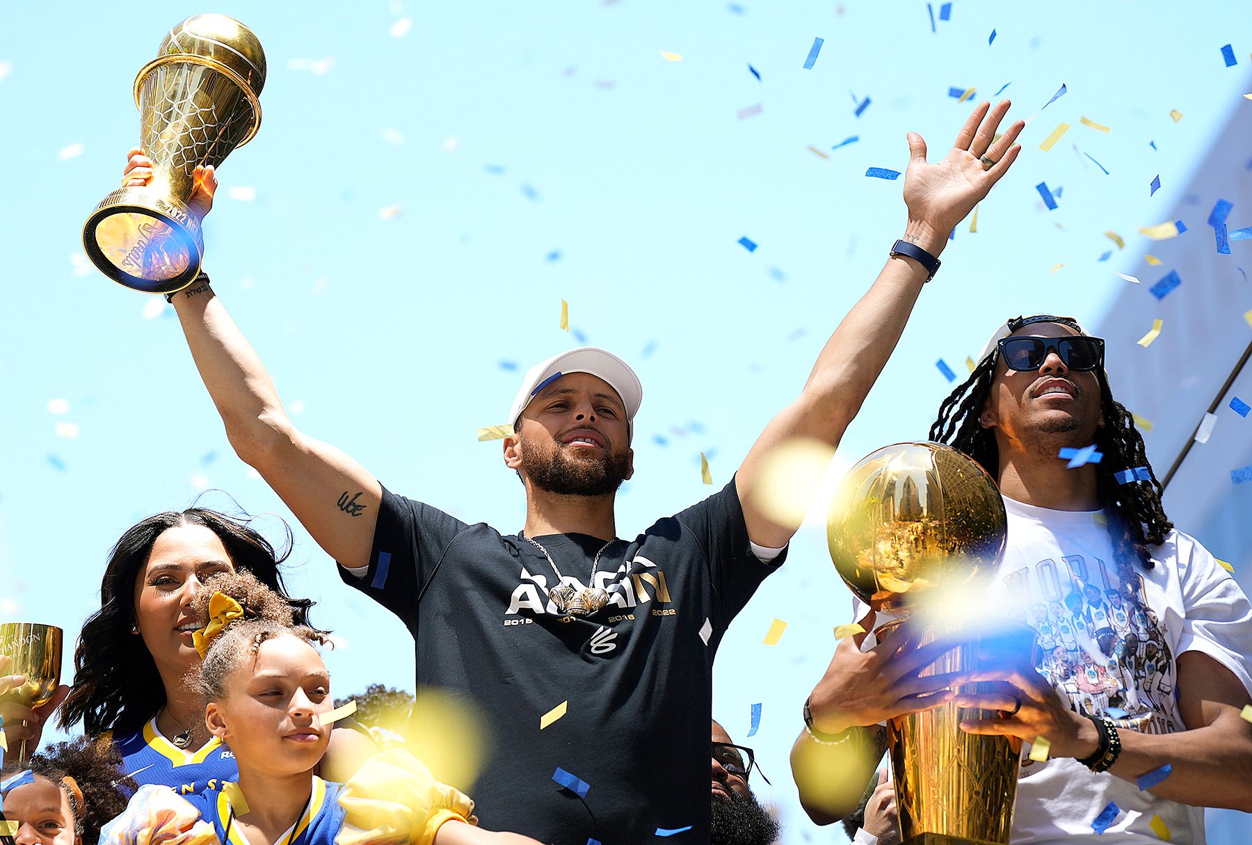 likhoa stephen curry and ayesha party hard at warriors championship parade in san francisco 654e28e894dde Stephen Curry And Ayesha Party Hard At Warriors Championship Parade In San Francisco