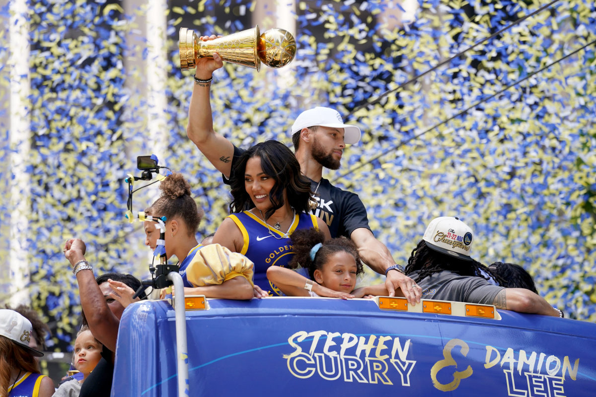 likhoa stephen curry and ayesha party hard at warriors championship parade in san francisco 654e28ec084d3 Stephen Curry And Ayesha Party Hard At Warriors Championship Parade In San Francisco