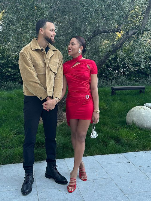 likhoa stephen curry nba star shares warm and sweet moments with ayesha and their three beloved children on thanksgiving 6561be15f1eff Stephen Curry, Nba Star Shares Warm And Sweet Moments With Ayesha And Their Three Beloved Children On Thanksgiving 2023