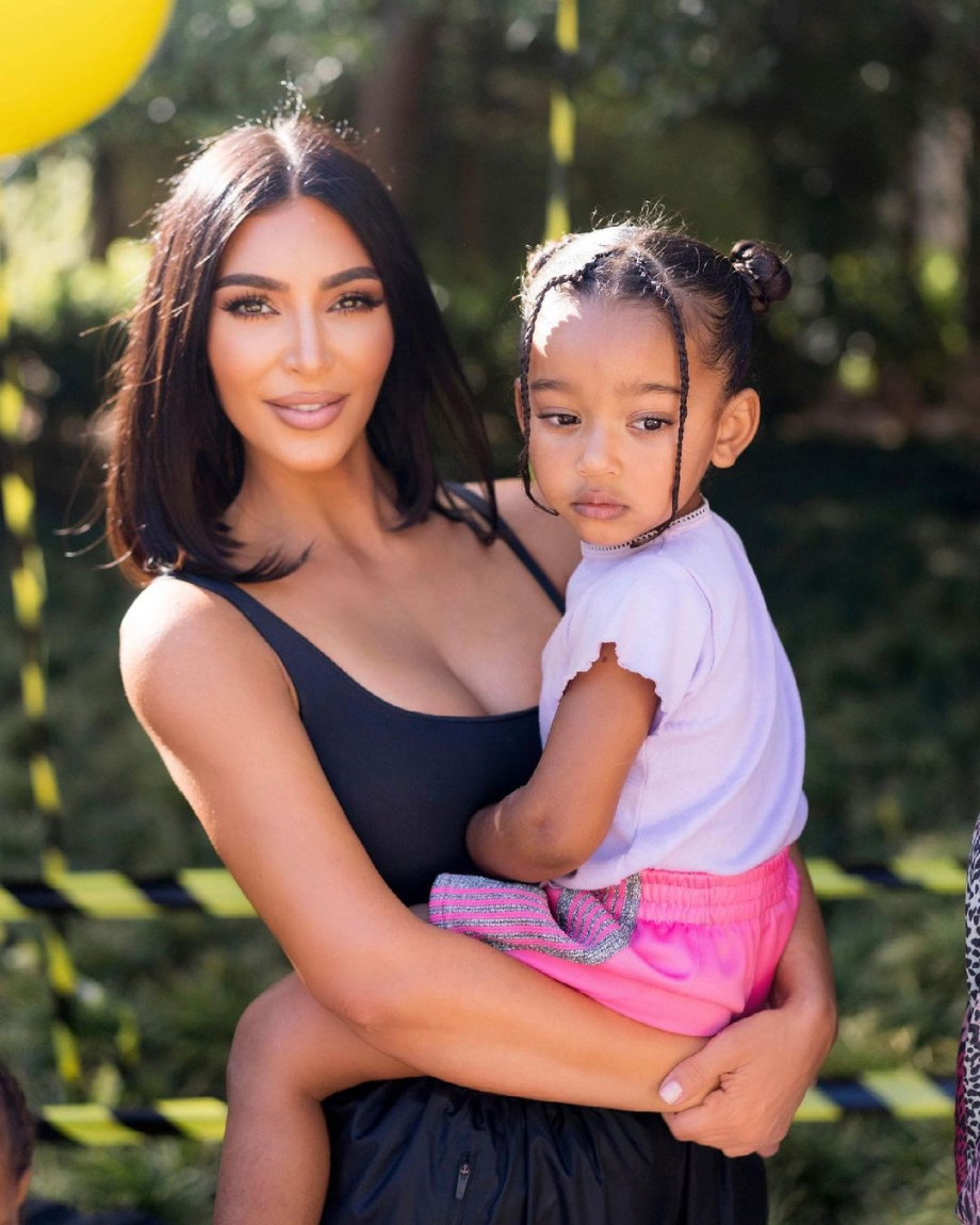 likhoa sweet kim kardashian shares rare warm moment of daughter north west and chicago west for the first time i m so proud of north because she always protects her sister 65636a05cab04 Sweet Kim Kardashian Shares Rare Warm Moment Of Daughter North West And Chicago West For The First Time: 'i'm So Proud Of North Because She Always Protects Her Sister'