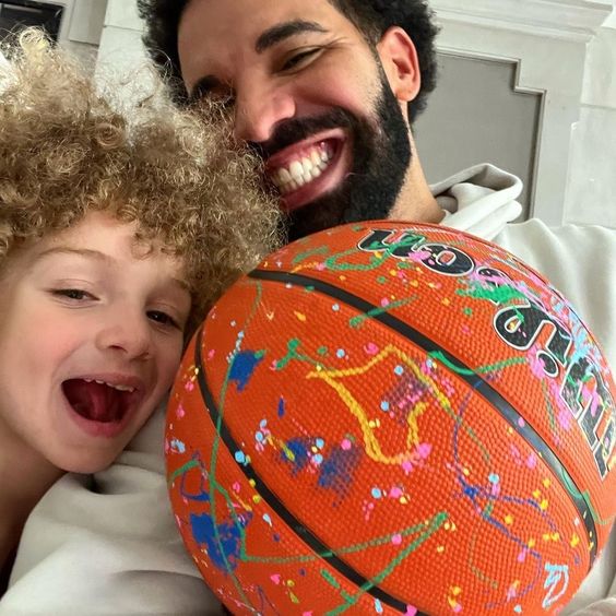 likhoa the funny and sweet moment of drake and his talented son adonis while playing basketball is saved in the hearts of fans 655e299e12d38 The Funny And Sweet Moment Of Drake And His Talented Son Adonis While Playing Basketball Is Saved In The Hearts Of Fans