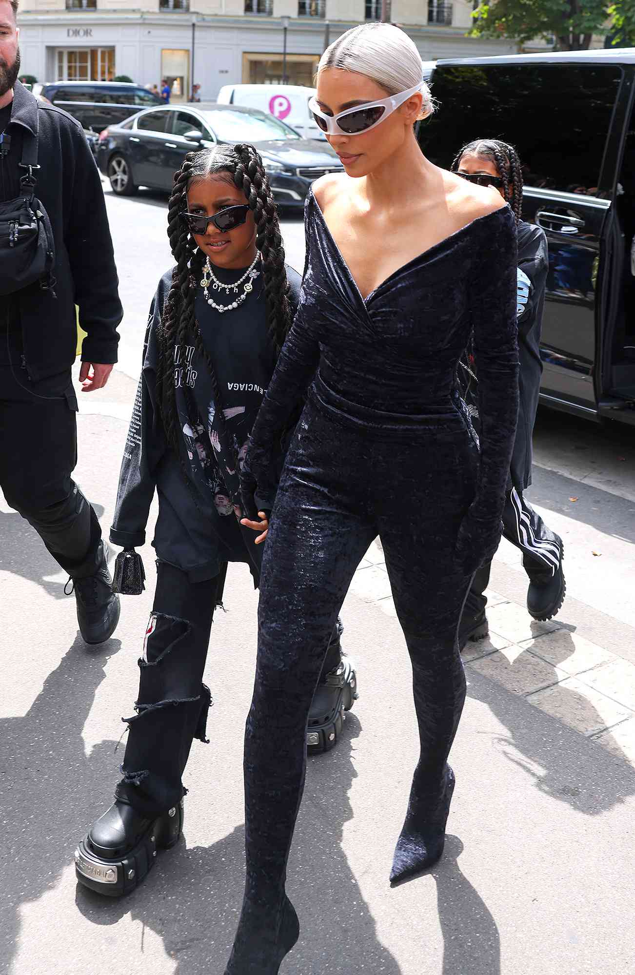 Kanye West And North West Surprised Kim Kardashian When They Presented The Winter 2023 Streetwear Collection Designed By Them Together. 224 bao kanye west and north west surprised kim kardashian when they presented the winter streetwear collection designed by them together 656b575e542ff Kanye West And North West Surprised Kim Kardashian When They Presented The Winter 2023 Streetwear Collection Designed By Them Together.