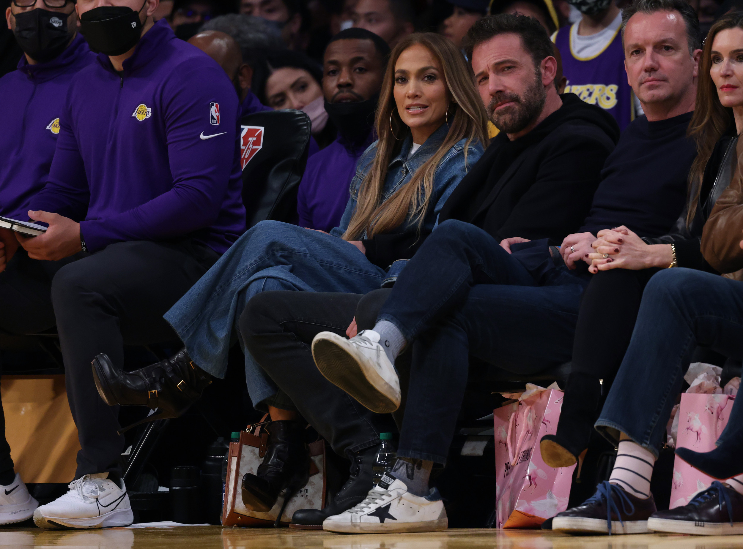 Video of Jennifer Lopez and Ben Affleck Courtside at Lakers Date Goes Viral